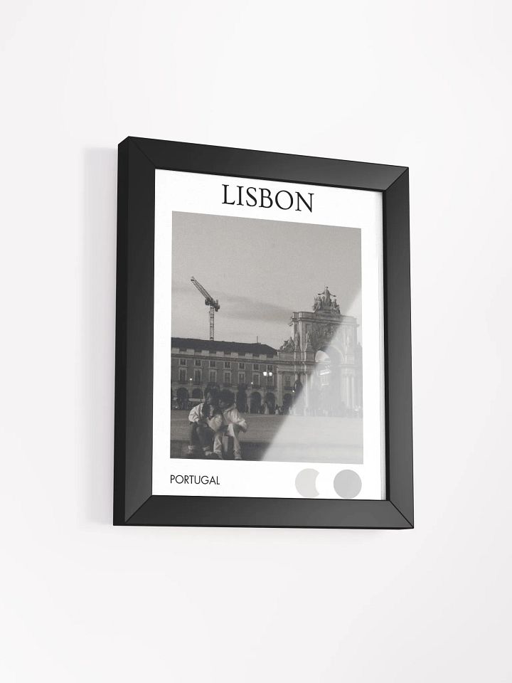 Lovers in Rua Augusta - Black & White / Framed product image (2)