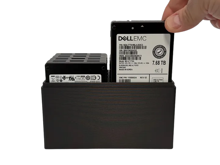8x 2.5" Enterprise SAS SSD Container product image (2)