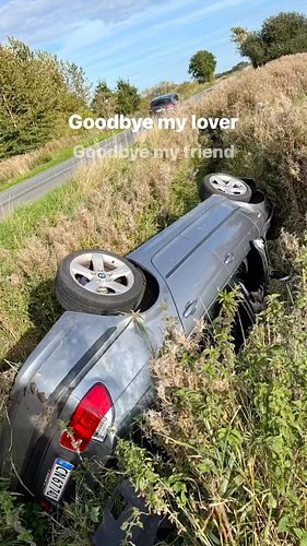 😔🪦
I’m okay.
———————————
#bmw #bmwe46 #bmw3series #crash #bmwcrash #imsad