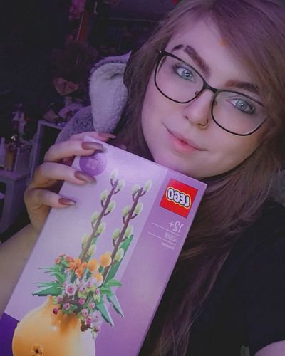 October 24' Week 1 ☆ Promo Selfies
•
•
•
Check out my Socials 
• Twitch • Discord • Twitter • IG • Snapchat • TikTok •
Link i...