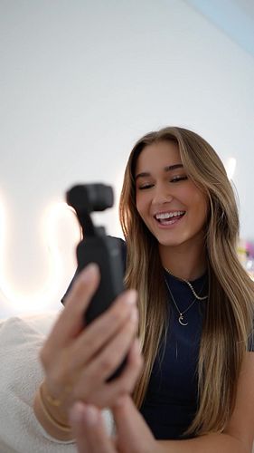 🎥 The DJI Osmo Pocket 3 is the best vlogging camera I’ve ever owned for daily content creation 🤝🏼✨
~ The creator combo is ess...