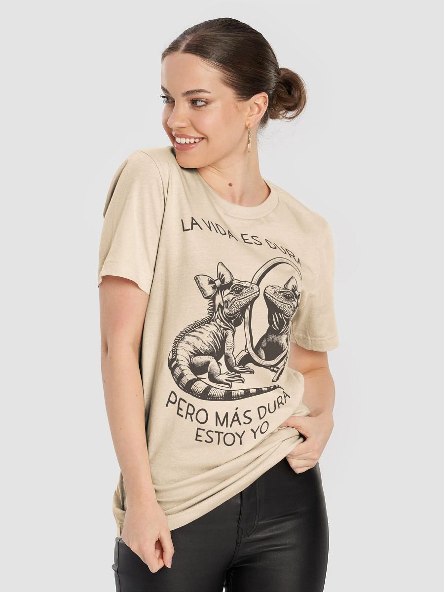 La Vida Es Dura Pero Más Dura Estoy Yo Camiseta Unisex product image (6)