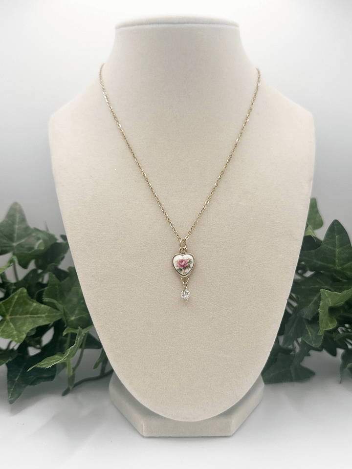 Golden Rose Necklace product image (1)