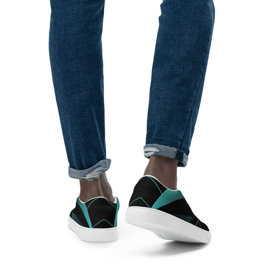 'Don't Live in a Comfort Zone' Men's Slip-On Canvas Shoes product image (8)
