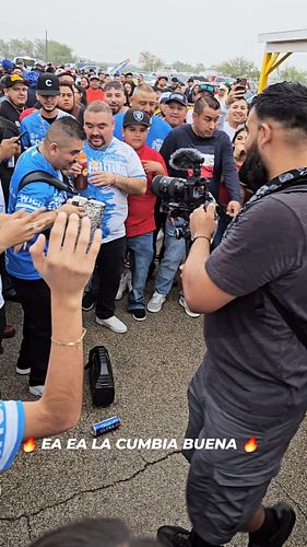 🔥 en Poteet despues de acabar la grabacion del video de La Cumbia Buena de La Internacional Tropa Estrella!