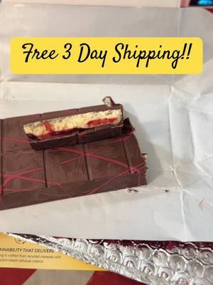 Best #chocolate i’ve ever had in my life!! #viraldubaichocolate #strawberrycheesecake #dubaichocolate #flashsale #tiktokfinds #snacks #cheesecake #tiktokshop #tiktokaffiliate #fyp #viralproducts 
