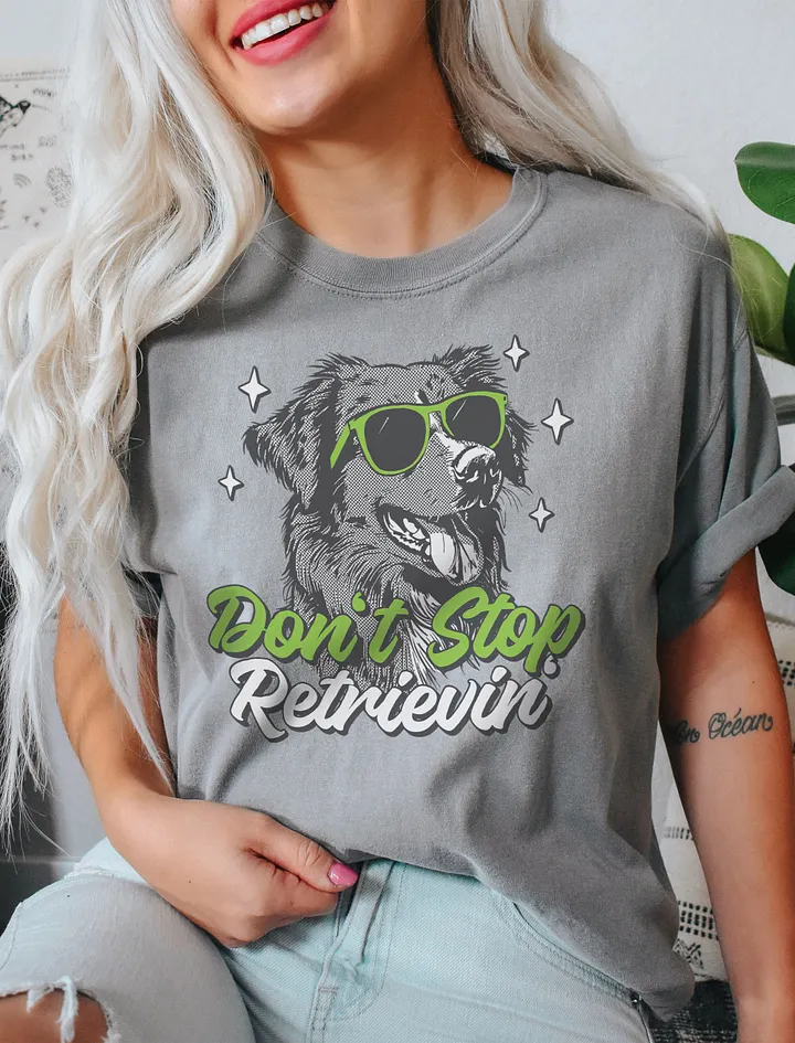Don't Stop Retrievin' Funny Nova Scotia Duck Tolling Retriever T-Shirt | Retro Y2K Style Half-Tone Design for Toller Dog Lovers product image (1)