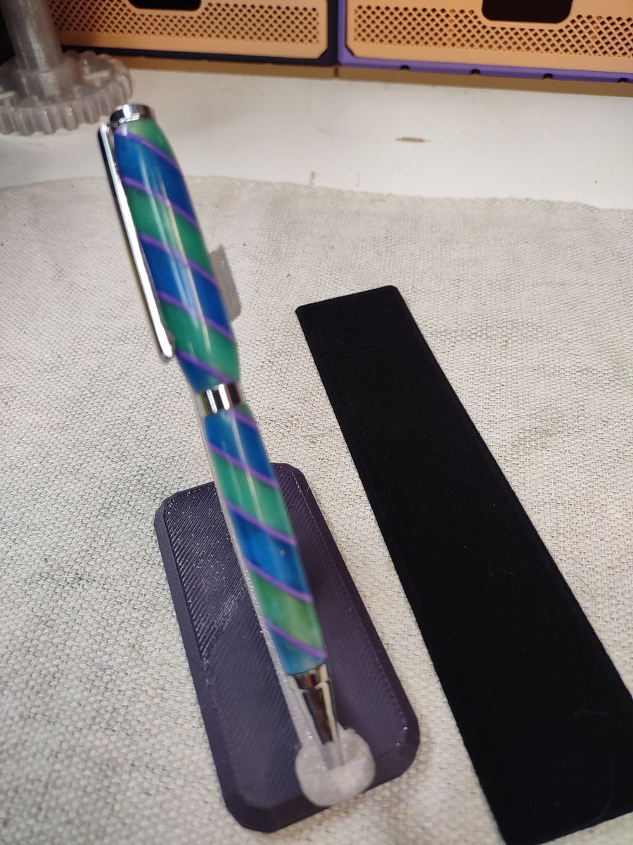 Resin & 3D-Printed Artisan Pen – Bold Diagonal Design - RBSLA3D2 product image (3)