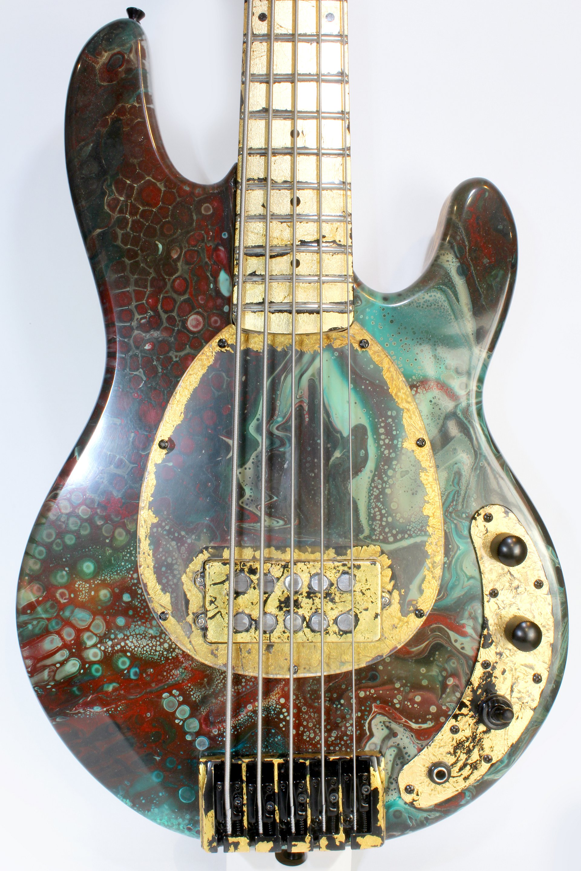 The Atlantis 5-String Bass – Handcrafted Artistry Meets Exceptional Playability product image (1)