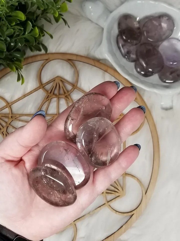 Amethyst Palm Stone – Peace • Intuition • Emotional Healing – Meditation Crystal product image (1)