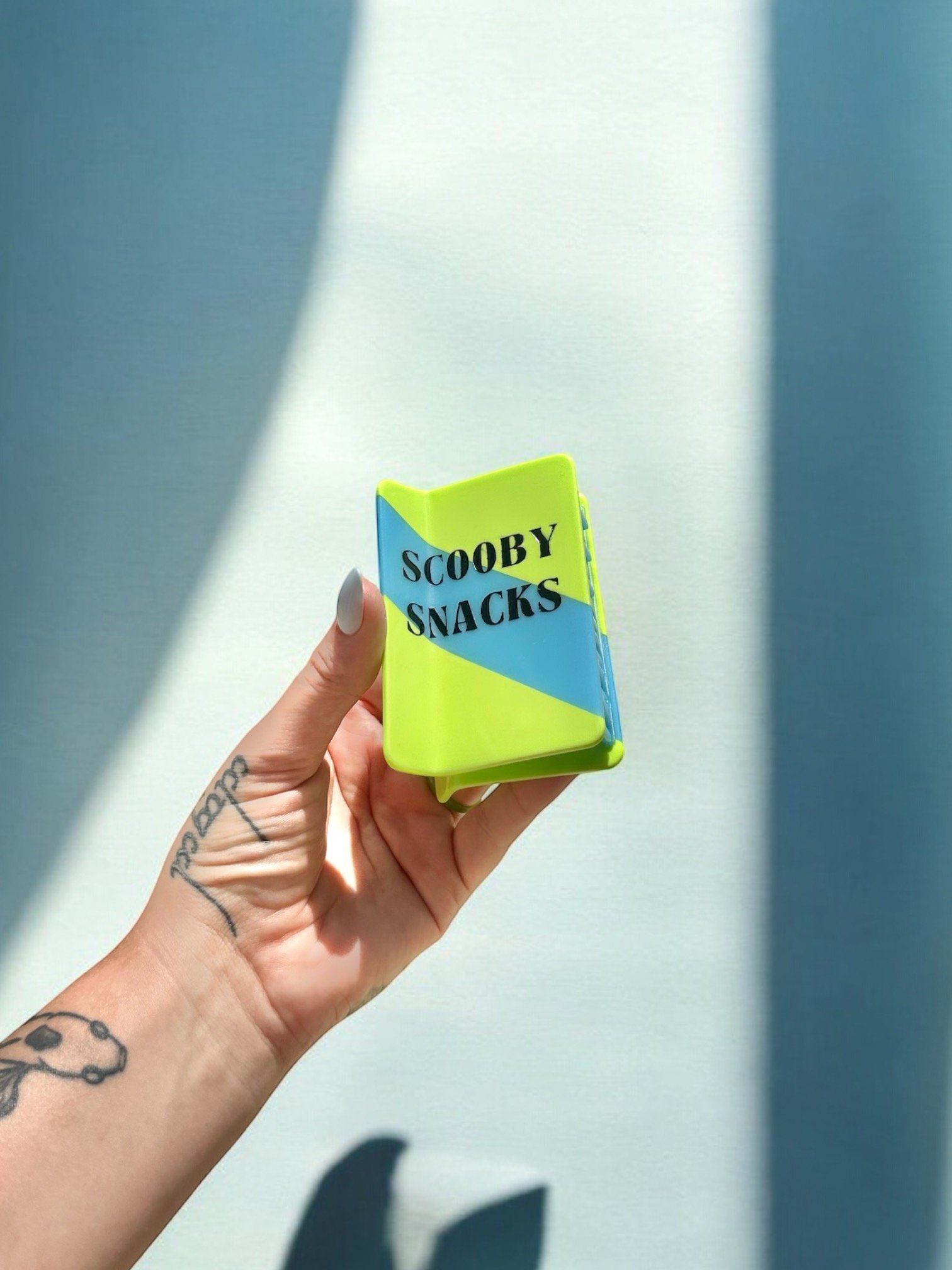 B-GRADE SCOOBY SNACK HAIR CLAW product image (1)