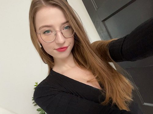 Happy Pokémon day ♥️
I will be celebrating with playing some Pokémon Scarlet on stream! Live now 🥰

Twitch.tv/Mirya 

.
.
.
....