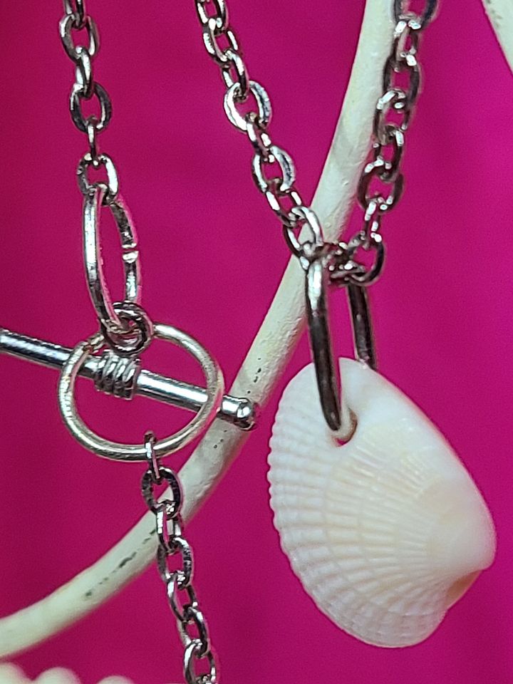 Shell Choker necklace product image (2)