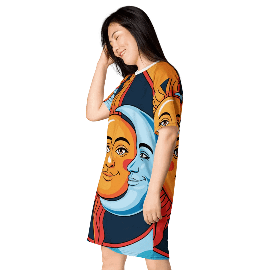 Graphic T-shirt product image (3)