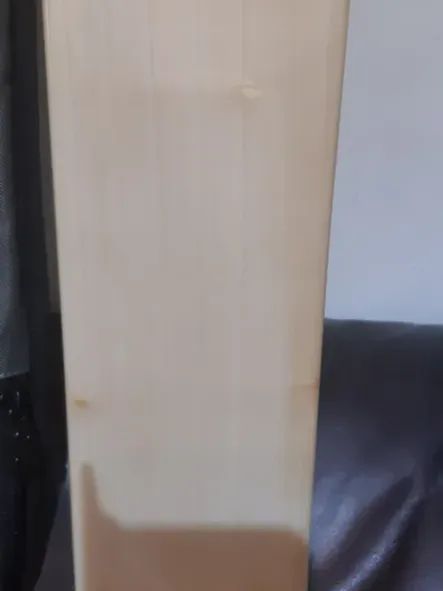 Genuine Gunn & Moore Kryos 808 Cricket Bat 2lb 10 1/2oz product image (3)