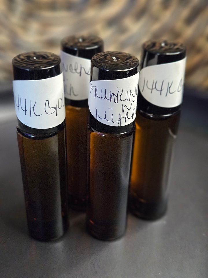 SCENTED BODY OIL product image (1)