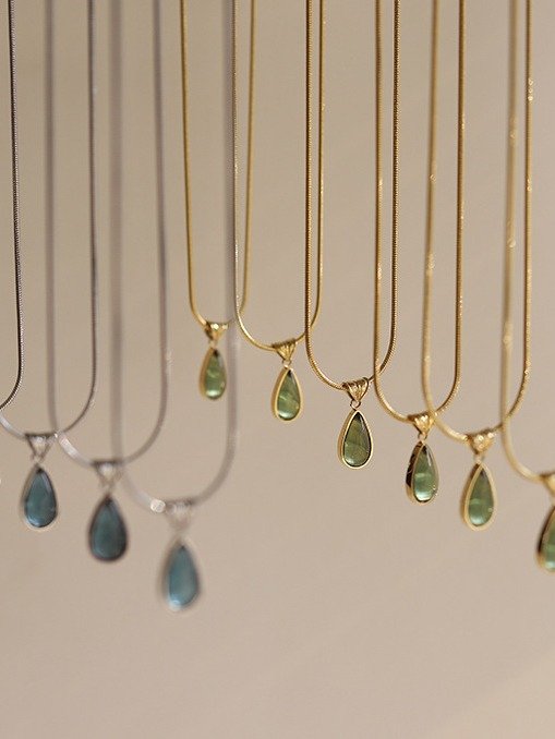Water Drop Necklace | 18K Gold Plated. product image (8)