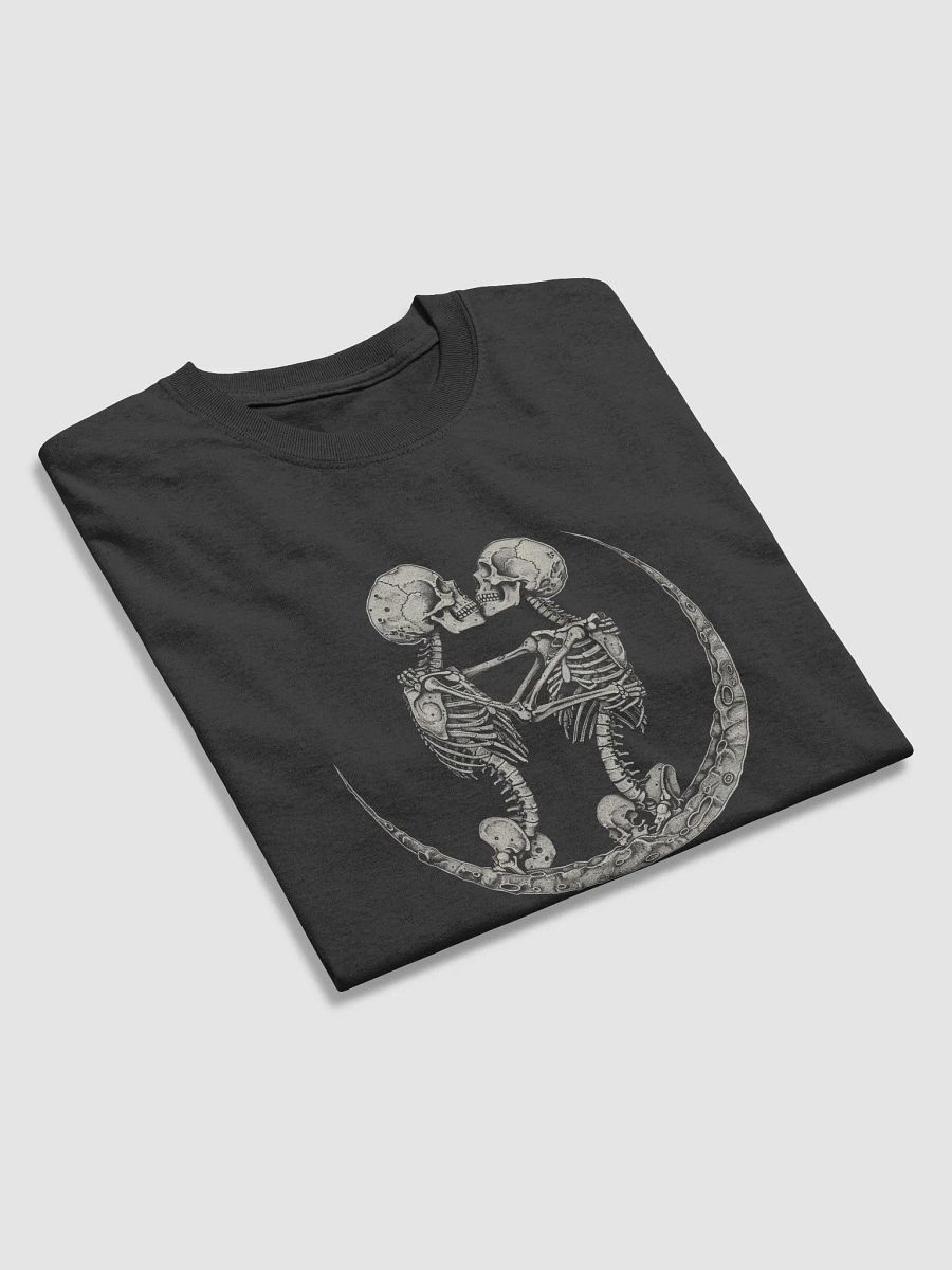 Skeleton Lovers Kissing T-Shirt product image (5)