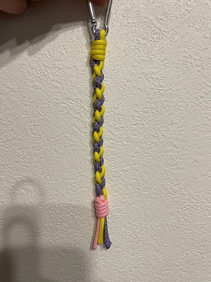 Maru-yotsu keychain (purple + yellow) product image (1)