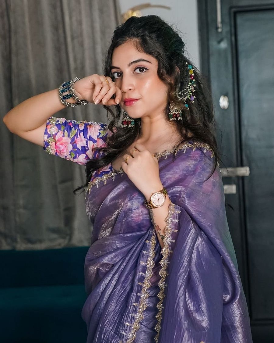 Partywear Gold Crush Silk saree with beautiful boutique product image (4)