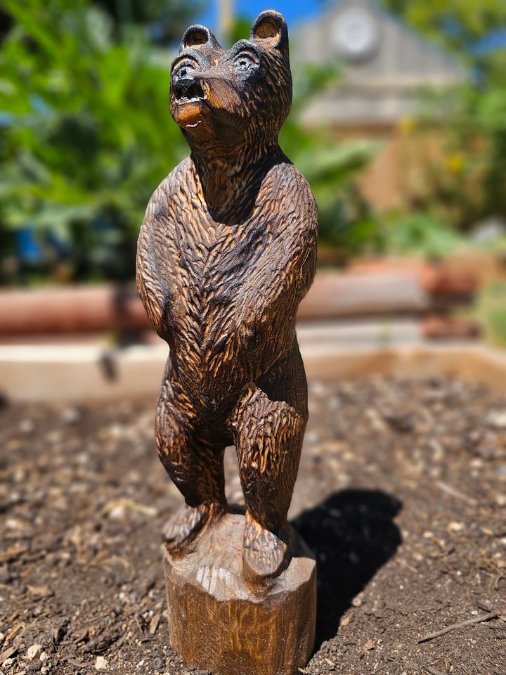 Standing Grizzly Carving product image (1)