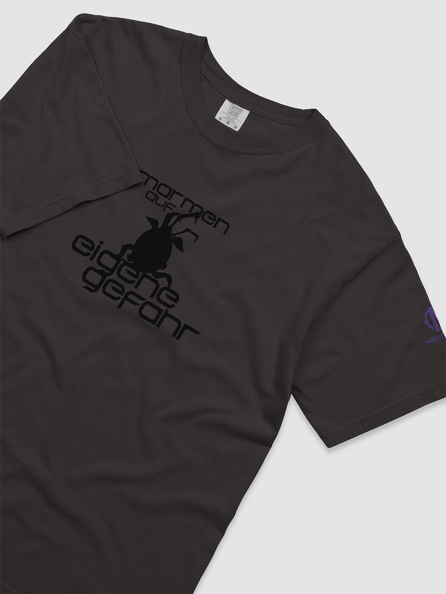 Umarmung gefährlich - T-Shirt mit schwarzem Design product image (3)