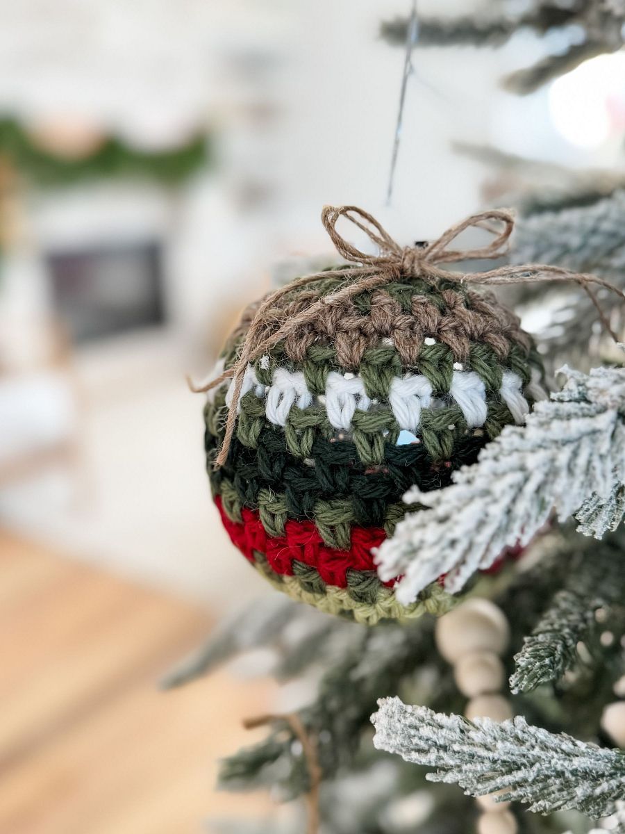Holiday Weave Bauble Crochet Pattern product image (6)