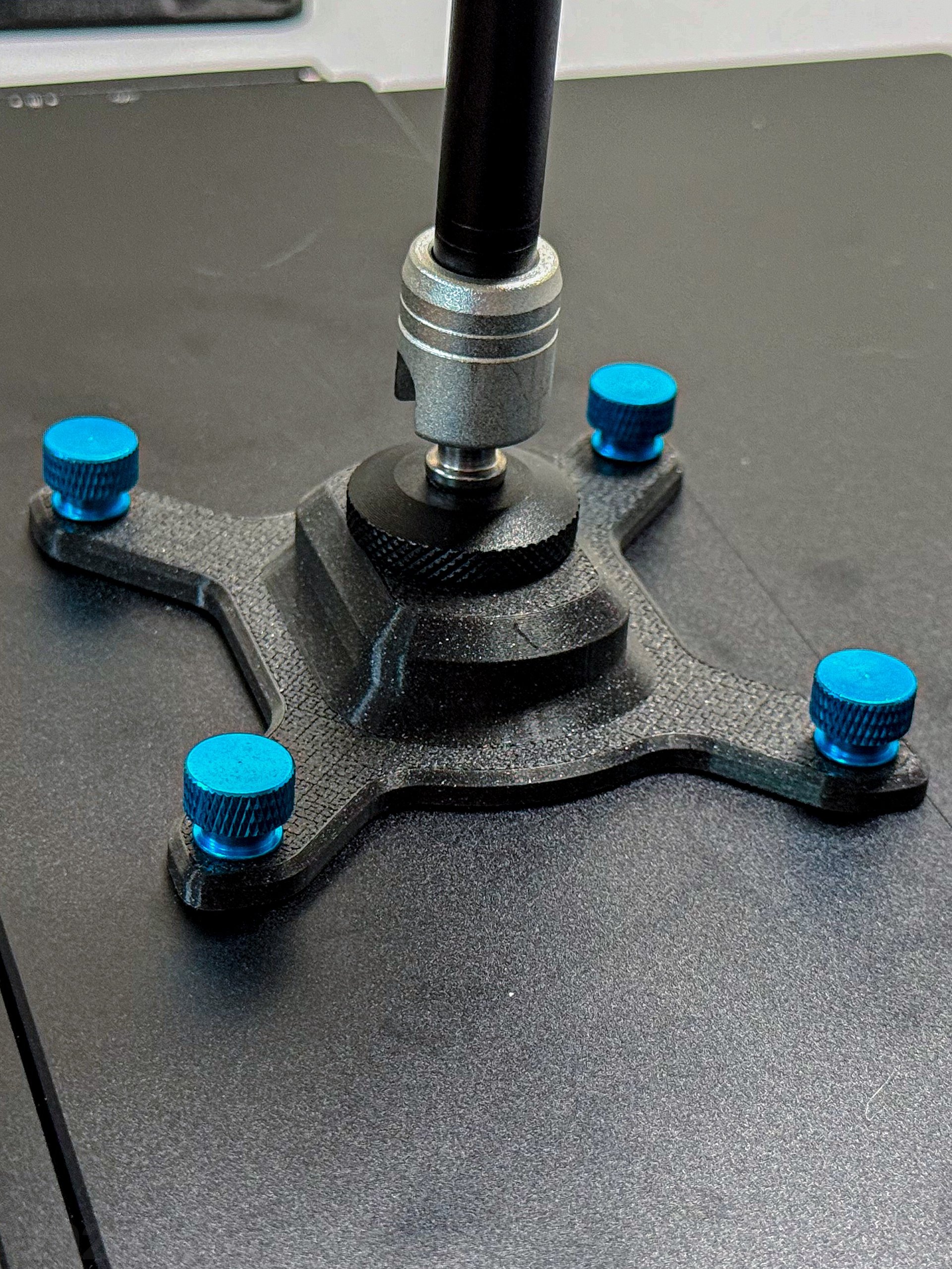 VESA 75mm to 1/4"-20 Adapter product image (1)