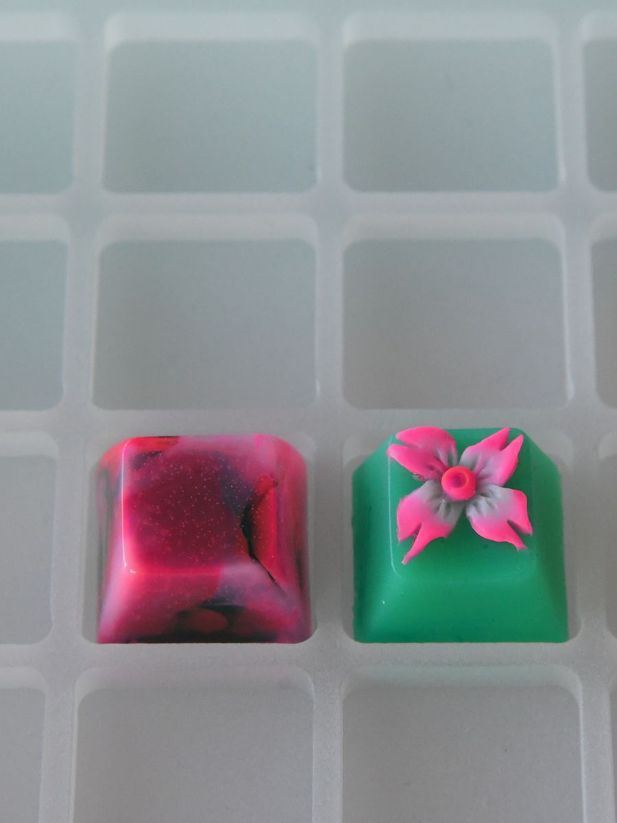 Blossom Cherry R1 Keycaps product image (4)
