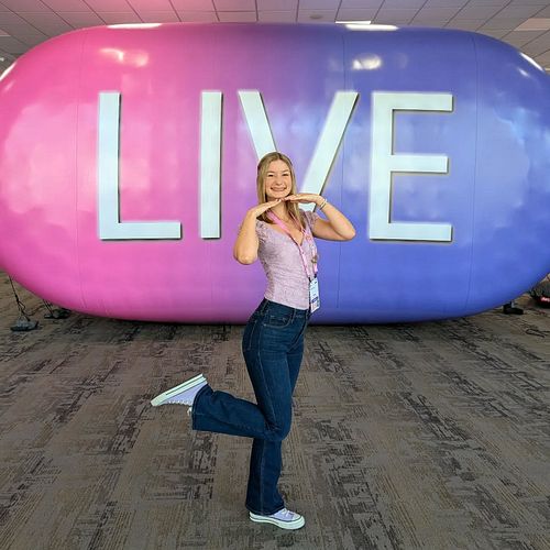 I miss TwitchCon already 😭 I am so grateful that I had the opportunity to meet streamer friends and community members, learn ...