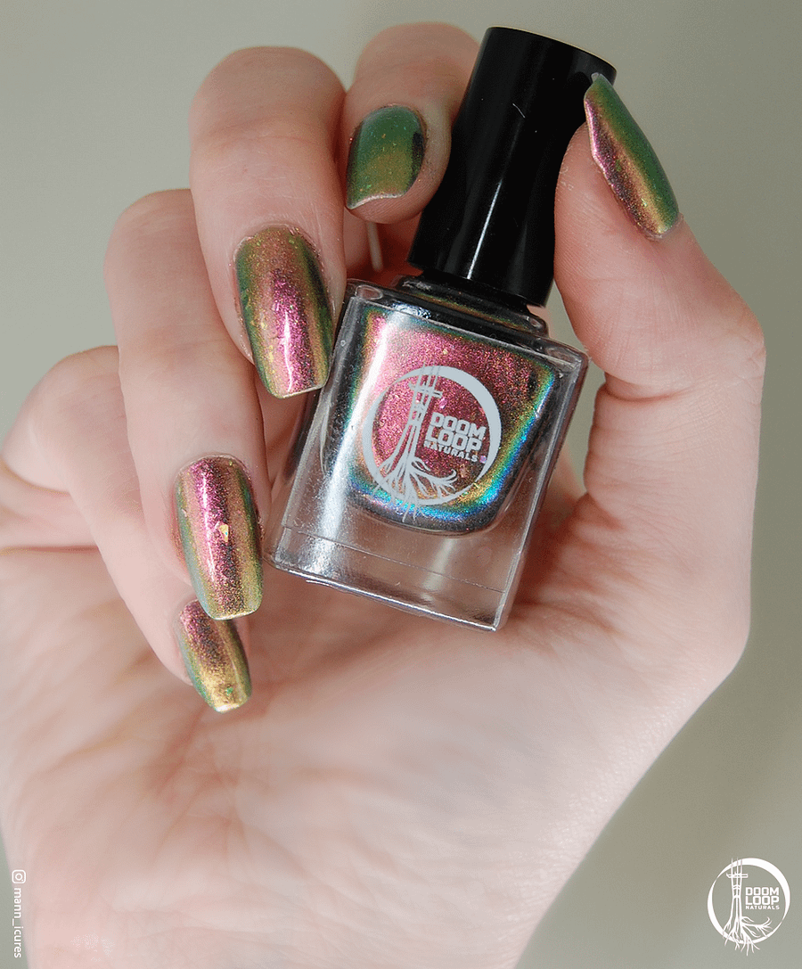 THE MADNESS OF CROWDS - Pink Green Gold Multichrome Nail Polish product image (8)