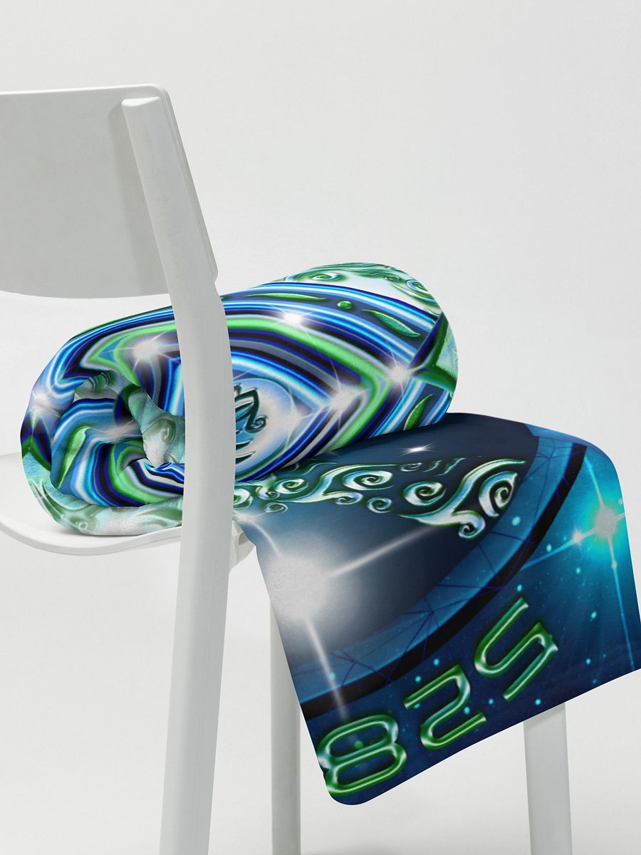 Healing Code 528 Hz Miracles Light-Tech Fleece Blanket product image (6)
