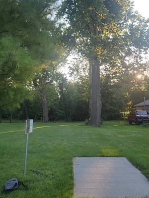 I still did have a good time. The disc was retrieved from the roof.  #CornfedDG🌽 #ThrowYourPassion #discgolf #trees #ope