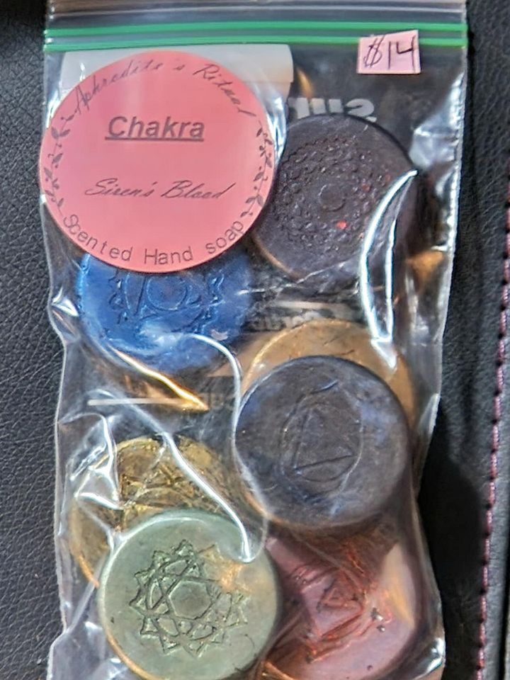 chakra set soap (7 in pack) product image (1)