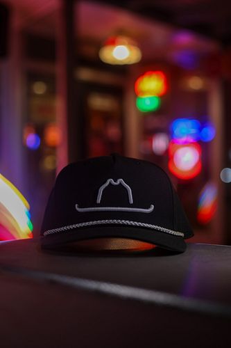 Built for the bright lights on a Friday Night. 

▪️ 𝘉𝘭𝘢𝘤𝘬 𝘊𝘭𝘶𝘣𝘩𝘰𝘶𝘴𝘦 