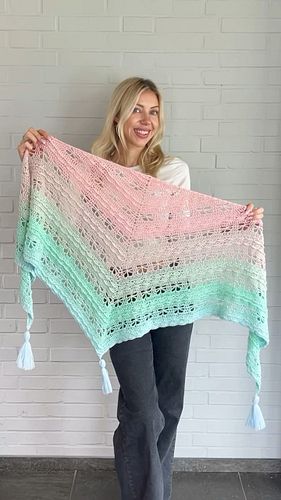 Comment ‘pattern’ and I’ll send you the links! ✨ 

Also… NEW SONG DROP! It’s the musical version of my crochet song hehe 💗🧶

...