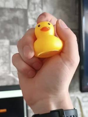 🐐🦆 Goat Corp Rating: Robin Duck! Is this Rubber Duck GOAT-approved, or need a superhero cape? 🦸‍♂️💦 Show us your rubber duck mashups & tag #GoatprintsNL for a feature! 📸👇 #GoatRating #RubberDuck #CustomToys #UGC
