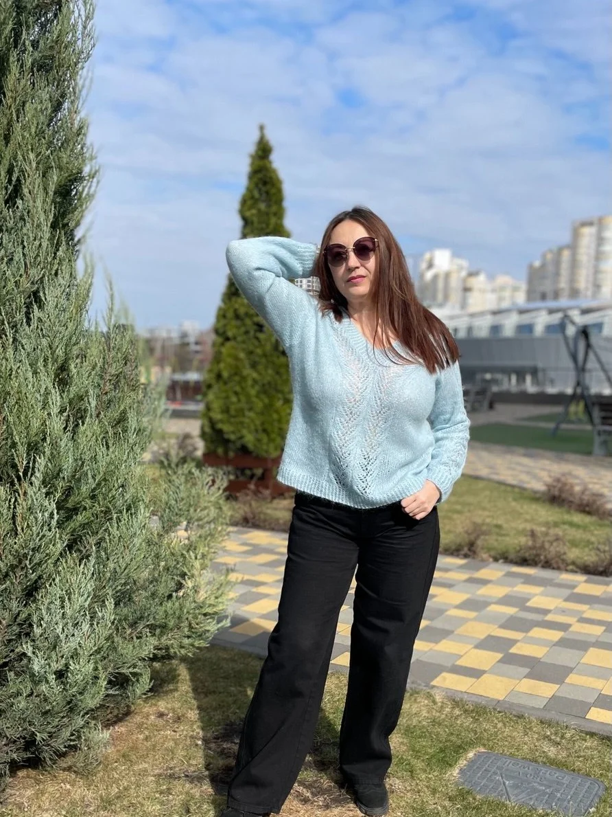 Мастер-класс pullover Diamond Модель имеет V-образный вырез горловины скачать в формате pdf.Язык: Украинский Русский product image (4)