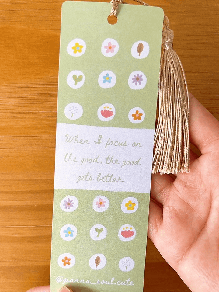 Focus on the good | Glitter Affirmation Bookmark product image (2)