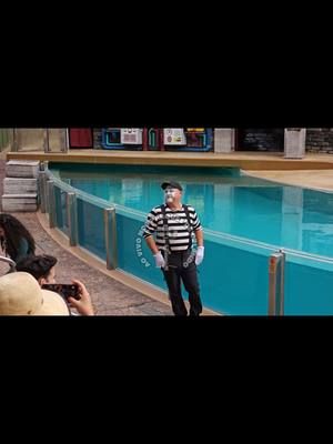 Mimico tom imitando una mujer#tomthemime #seaworldorlando #tom #seaworldmime #tomseaworldmime #funnymime