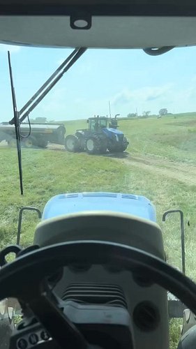 Moving 💩  #FarmerWoody #caseih #farming #newholland #johndeere #johndeerepower