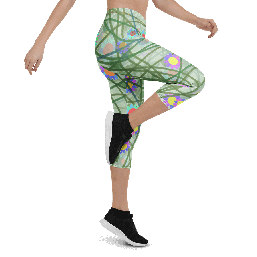 Blooming Breeze All-Over Capri Leggings product image (4)