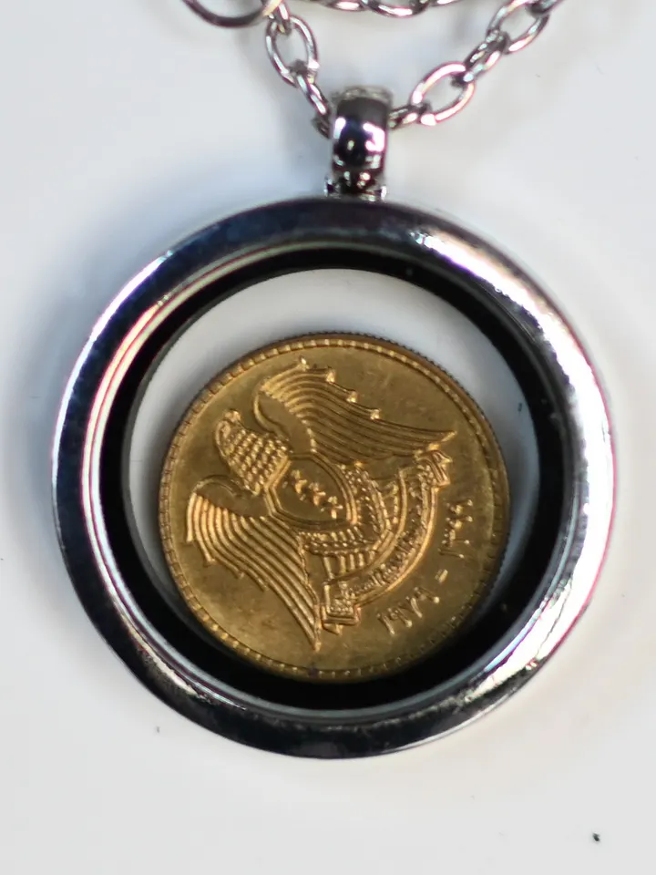 قلادة : خمس قروش سوريا بمظهر الذهب 1979 product image (1)