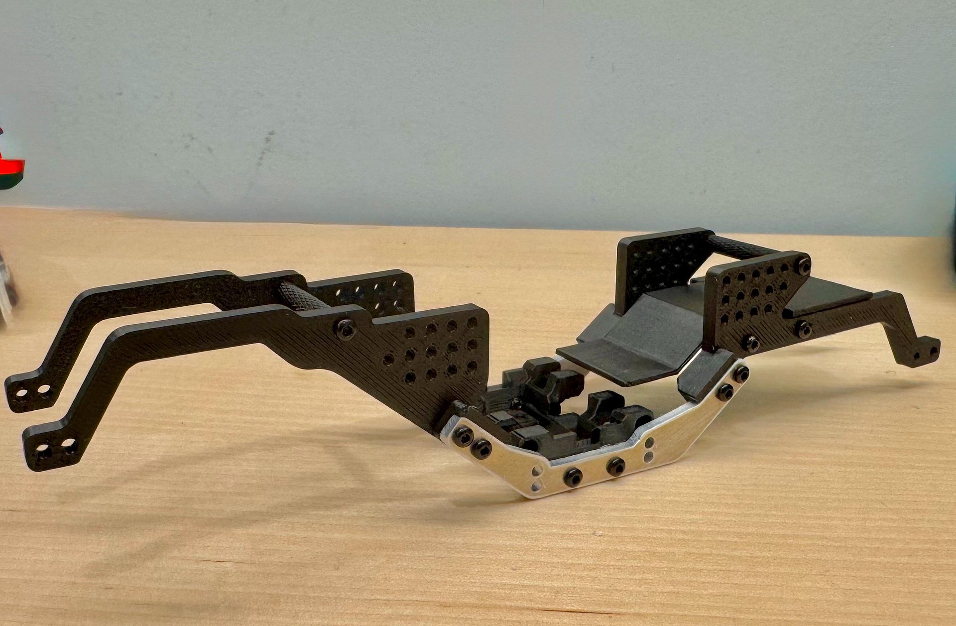 V3 LCG Chassis for the Redcat A18 product image (10)