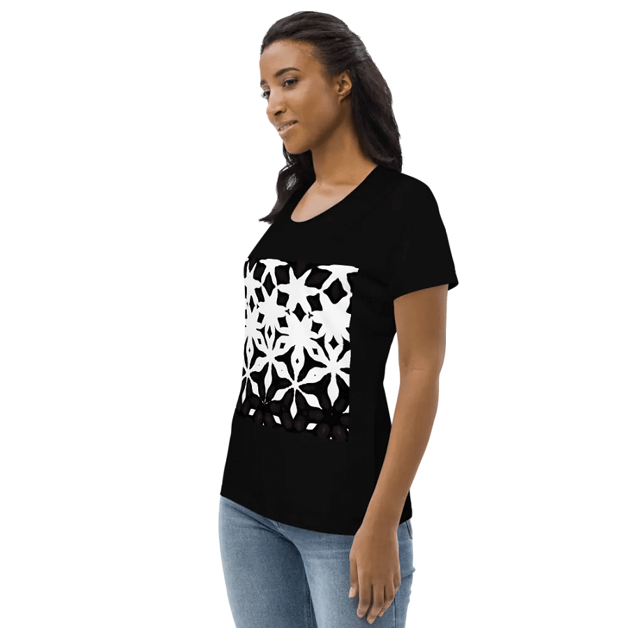 Abstract Black and White Shapes Pattern Women's Black T Shirt product image (7)
