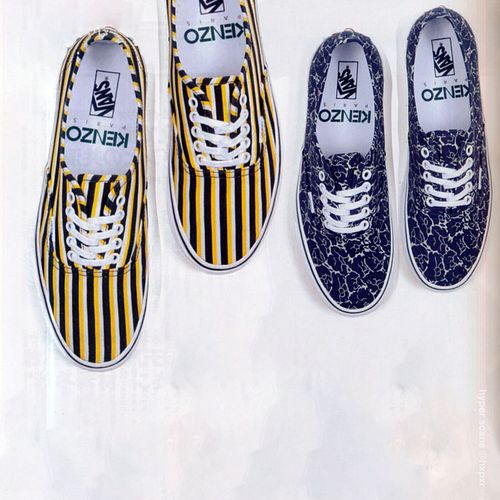 KENZO low-tops from Cool Trans 2012.10. Really like the yellow stripes, do you?

#kenzo #kenzosneakers #cooltrans #mgdrarchive