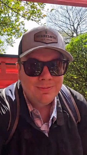 Watch for low-hanging torii gates at Nezu Shrine—my head learned the hard way! 🤕⛩️
#NezuShrine #SenbonTorii #TokyoTravel #Tra...