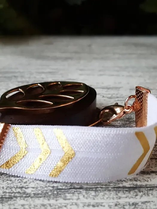 White Arrow Elastic Bracelet | Handmade Accessory for Bellabeat Leaf Urban & Ivy product image (1)