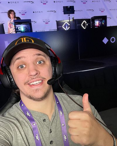ThrowBack to TwitchCon 2023! Can’t wait to go back this year, who’s all going?! #twitch #twitchcon #streamer #throwback