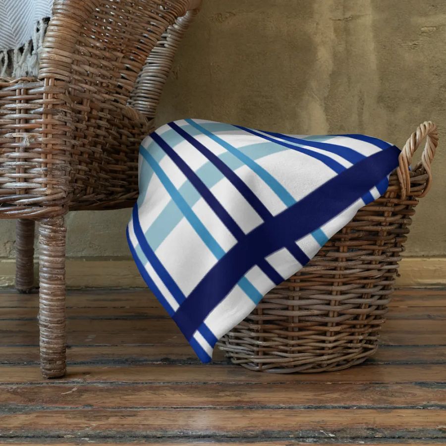 Cute Dynamic Waves Pled Throw Pillow product image (1)